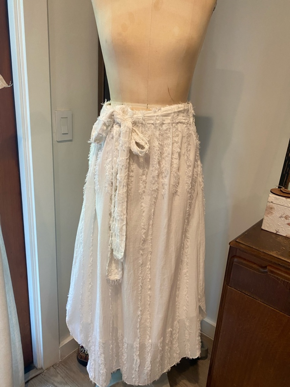 Women’s White Maxi Skirt with Textured Fringe Detail - Picture 4 of 7